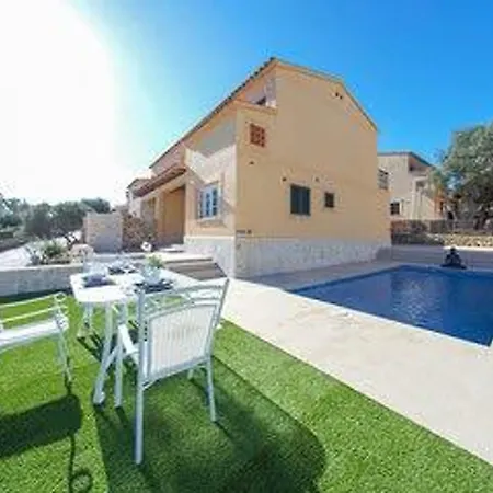 With 3 Bedrooms In Romantica, With Wonderful Mountain View, Priv Vila